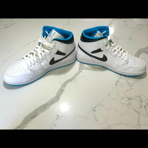 aj1 mid laser blue